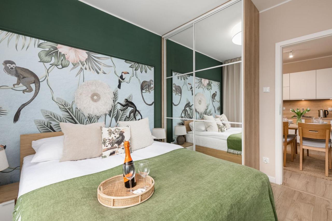 Luxurious Apartment Nadmorskie Tarasy Kolobrzeg By Renters Prestige Exteriör bild